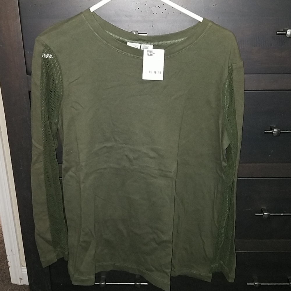 New Duo Maternity olive top size medium